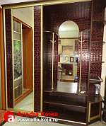 Шкаф-купе, декорированный корейской искусственной кожей